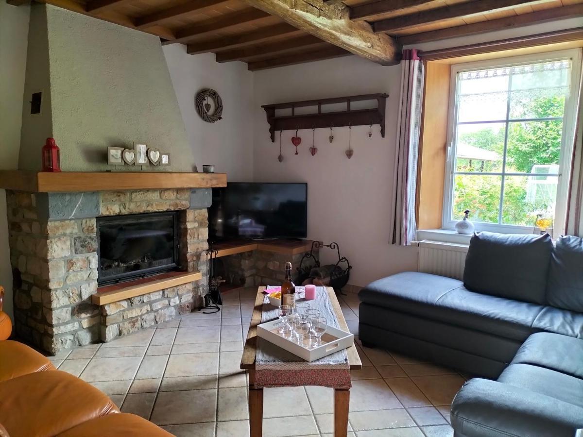 Gite La Dame Au Lit Gite A La Ferme Momignies Εξωτερικό φωτογραφία